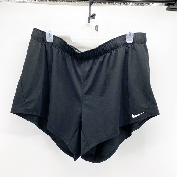 Nike Dri-Fit black draw string athleisure workout casual shorts - Picture 2 of 7